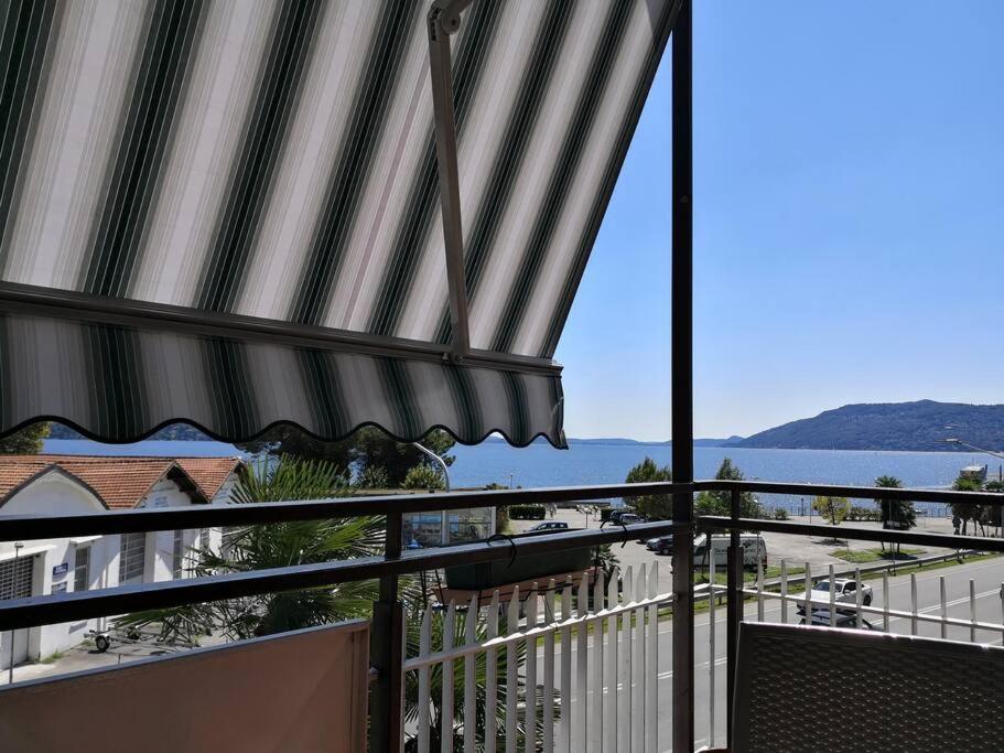 Appartamento Chic Vista Lago - Casa Janis Verbania Exterior photo